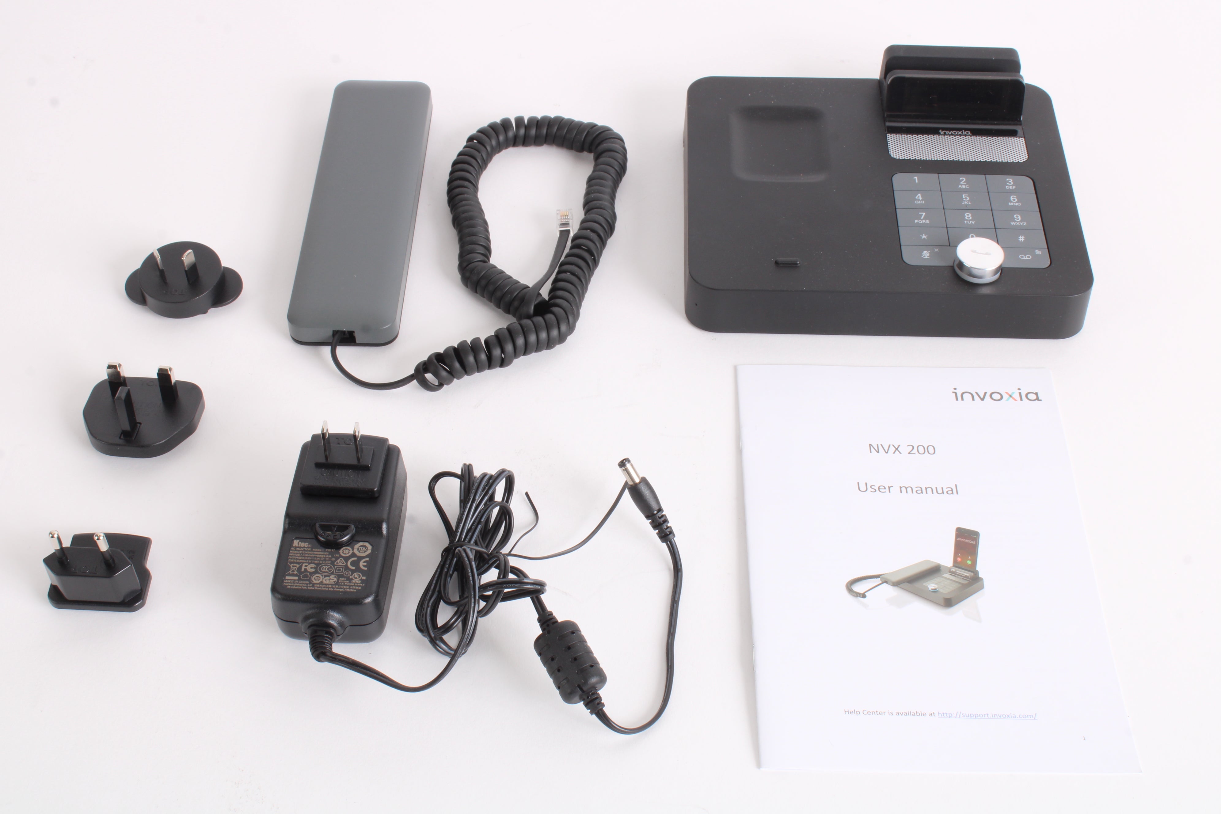 invoxia NVX 200 turns mobile into a corded telephone for the office