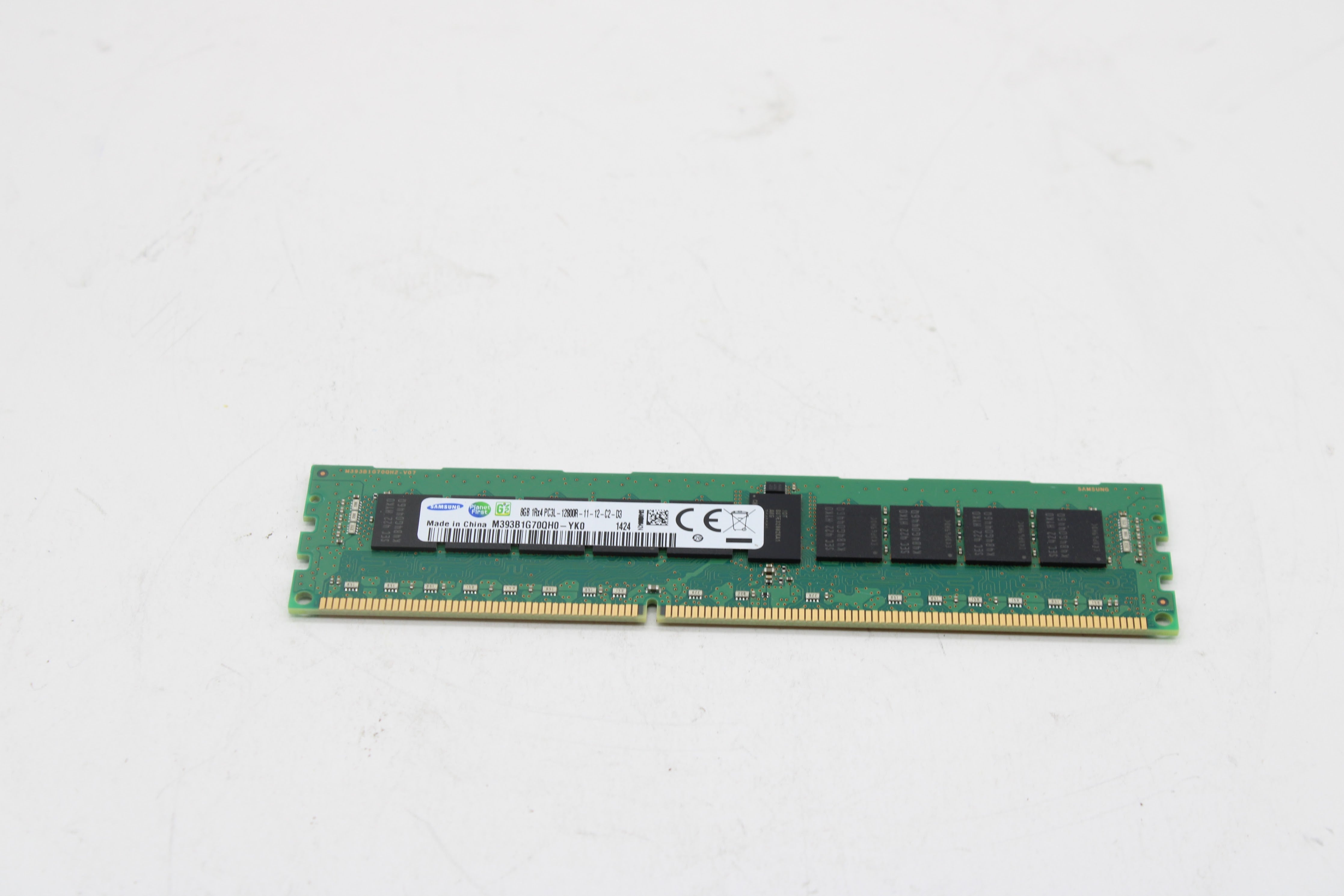 Samsung 8GB 2Rx4 PC3L-12800R-11-11-E2-D3 M393B1K70DH0-YK0 Memory