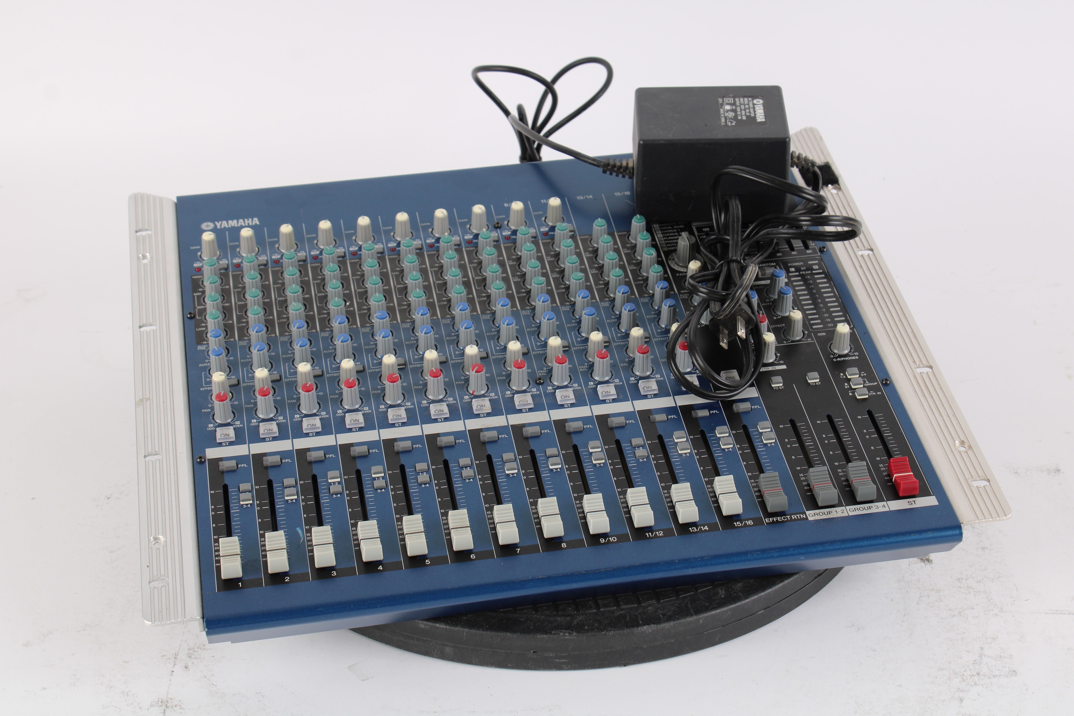 Yamaha MG16/6FX 16-Channel Analog Mixing Console Mixer With Power 