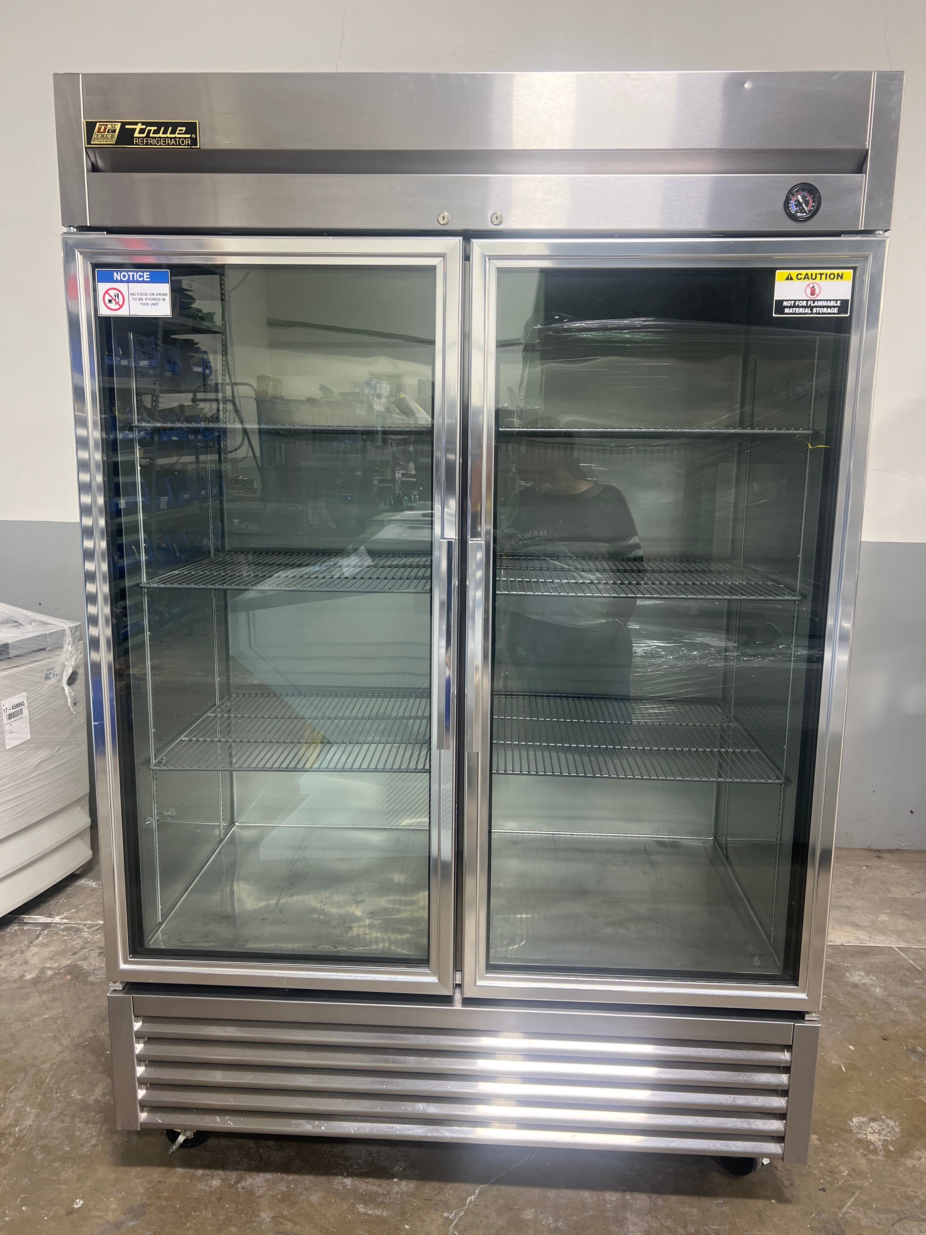 True T 49g Ld 54 Glass Door Reach In Refrigerator W 6x Trays Manufac Ntc Tech 2406