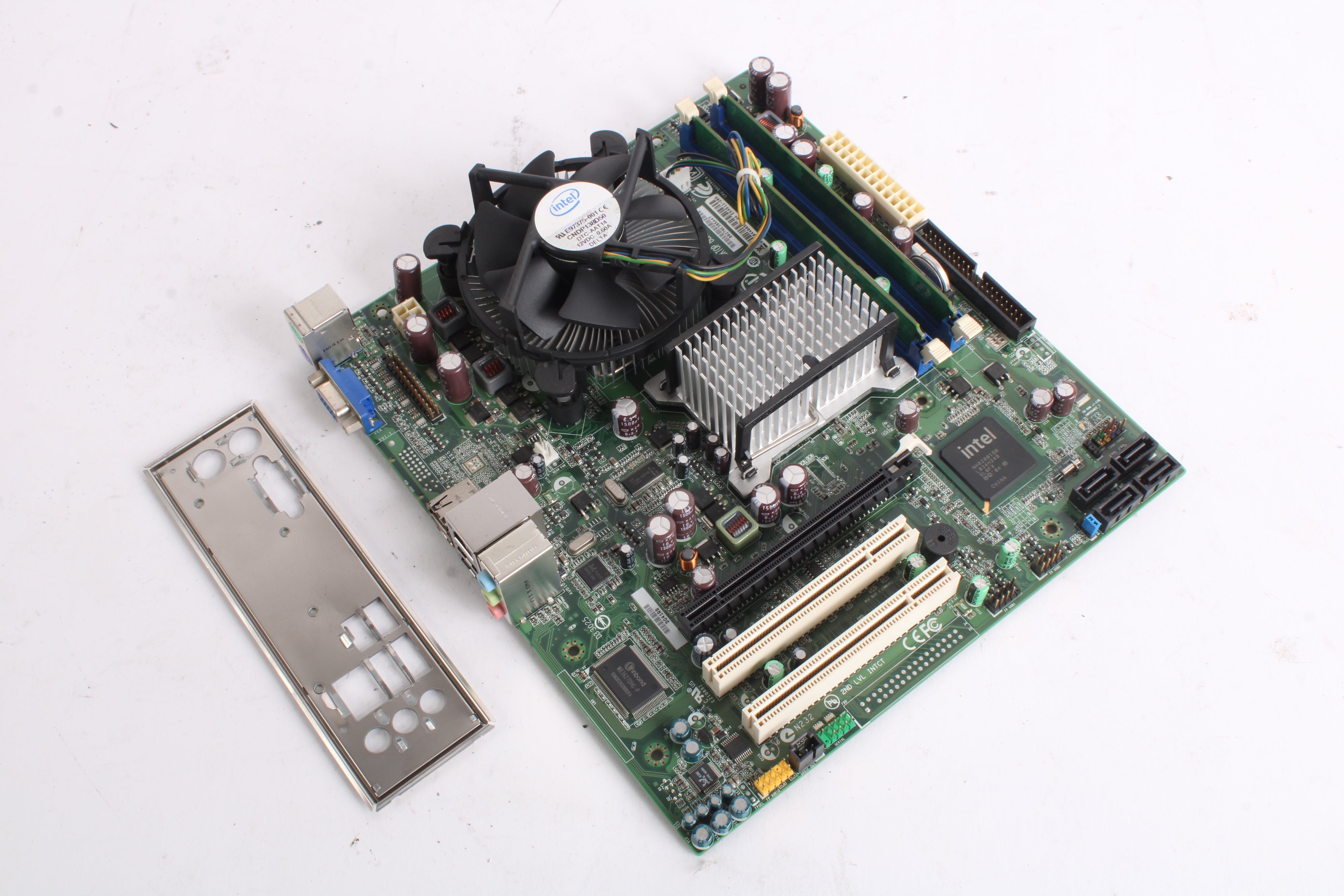 Intel DG41RQ Desktop Board W Intel E7500 2.93 GHZ Processor 2GB Kings NTC Tech