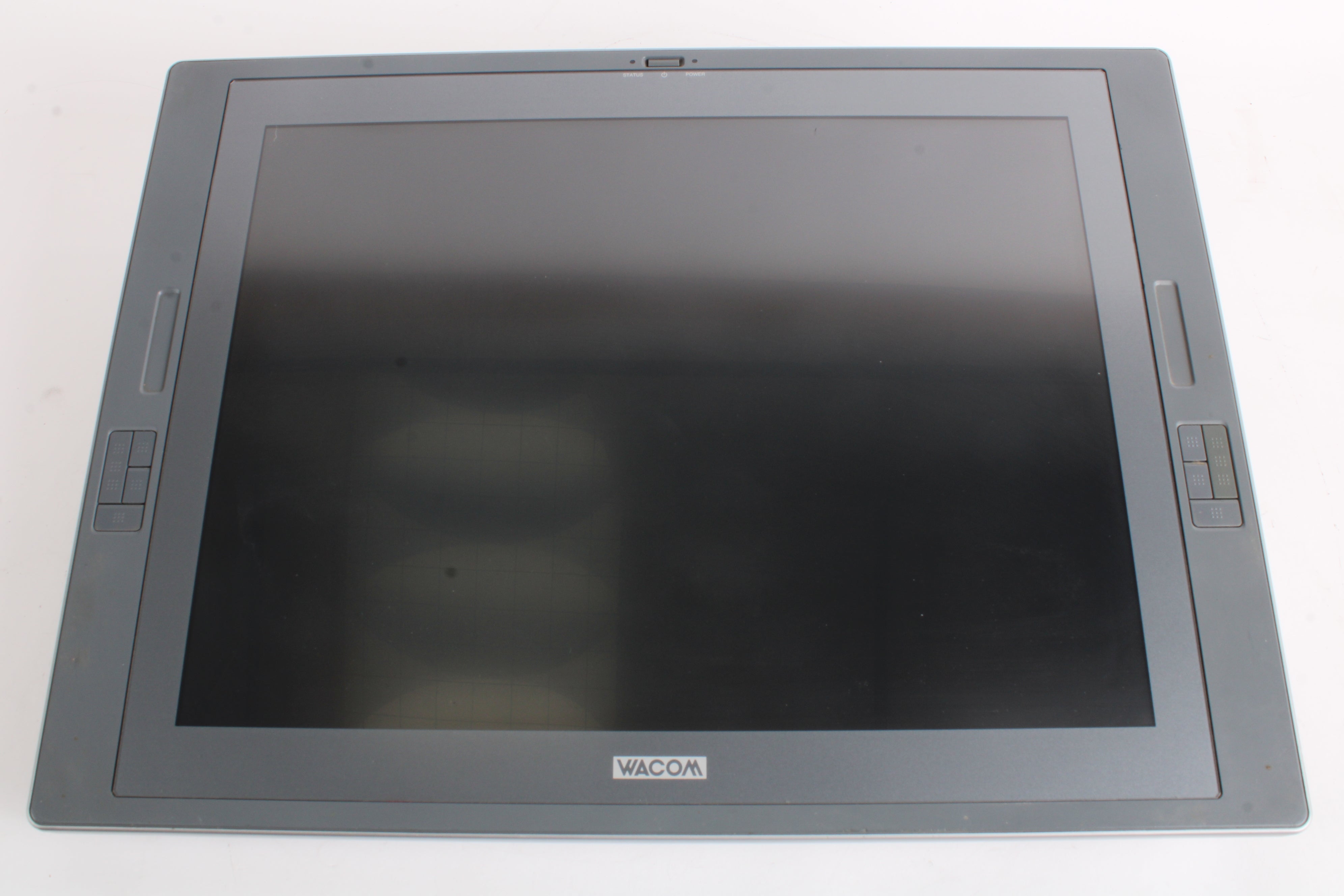 Wacom DTZ-2100 Cintiq 21UX LCD Monitor Display Tablet DTZ-2100/G W/ Wall  Mount